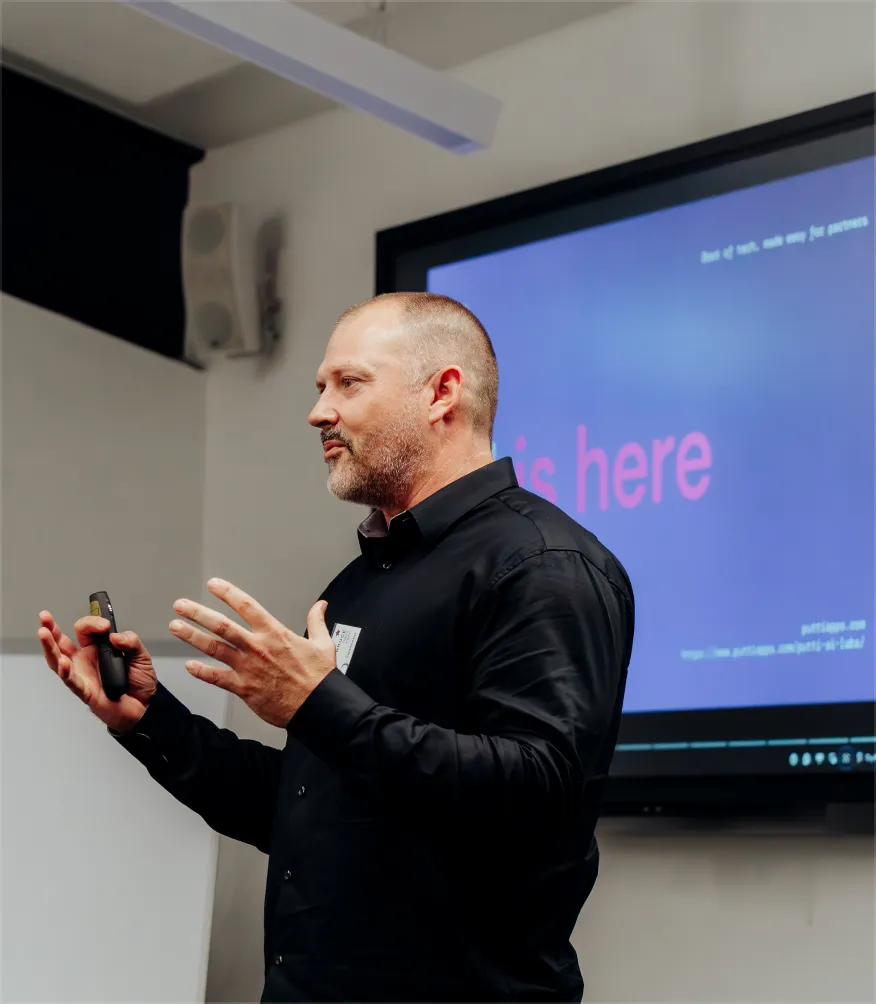 Putti presenting to partners