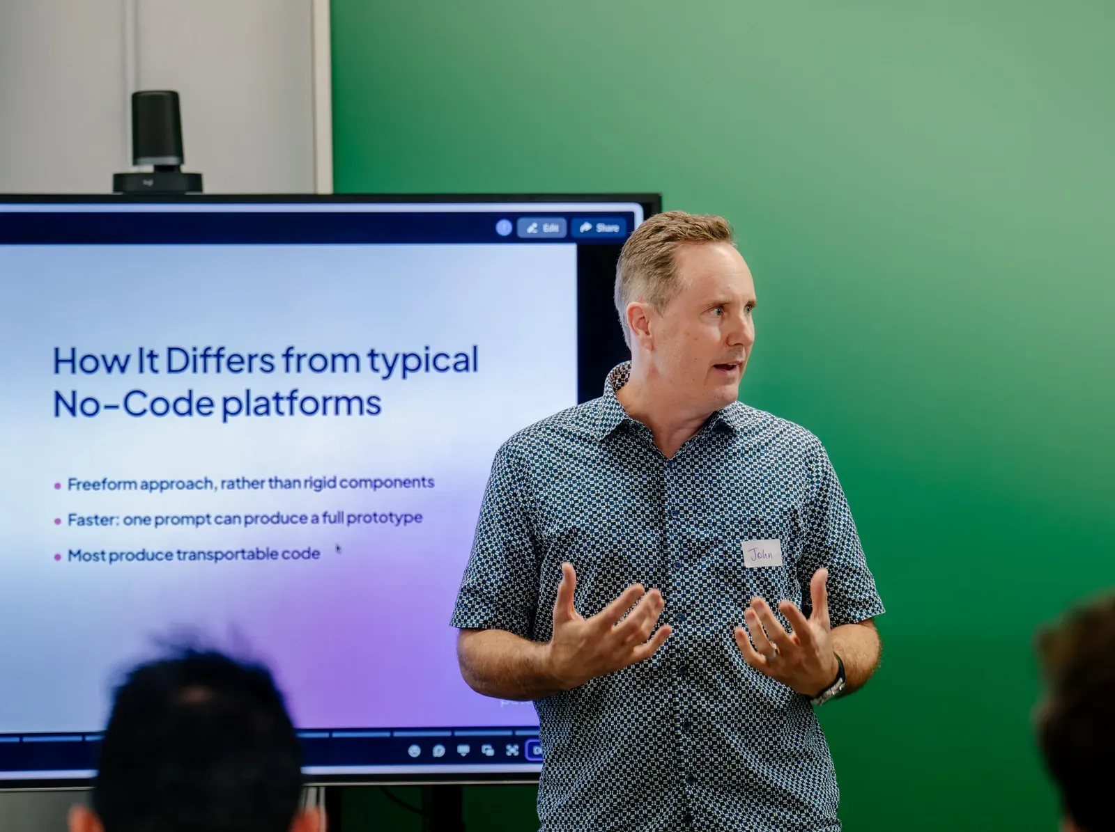 Putti explaining how vibe coding differs from typical no-code platforms